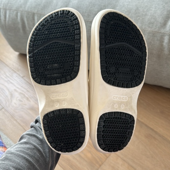 Crocs - Picture 2 of 3